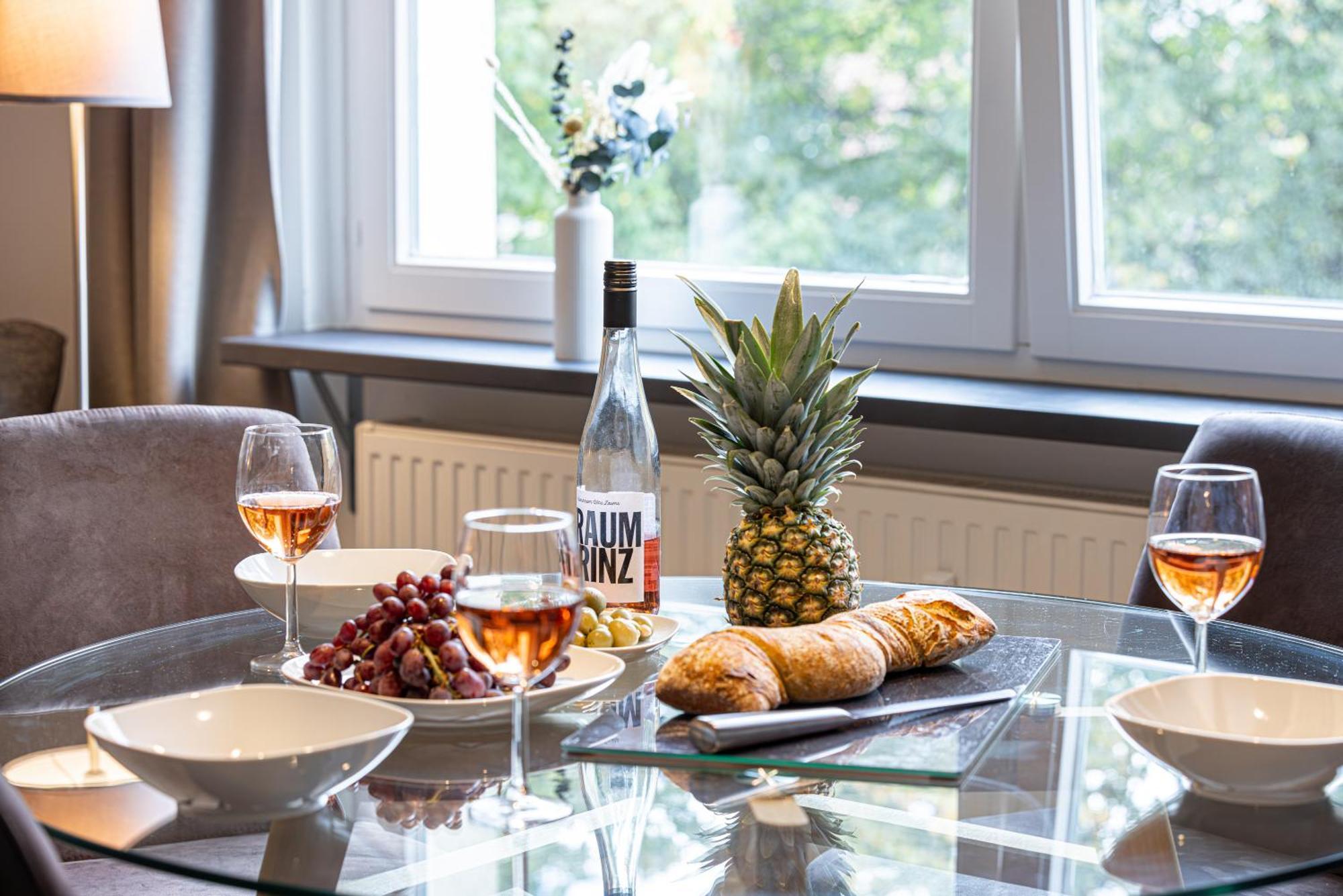 Apartment Have-a-nice-stay - U-bahn Nach Hamburg 150m- Baecker & Restaurants 200m - Lidl 800m - Zentrum 1,5km *